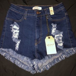 Lauras boutique / Vibrant miu denim shorts